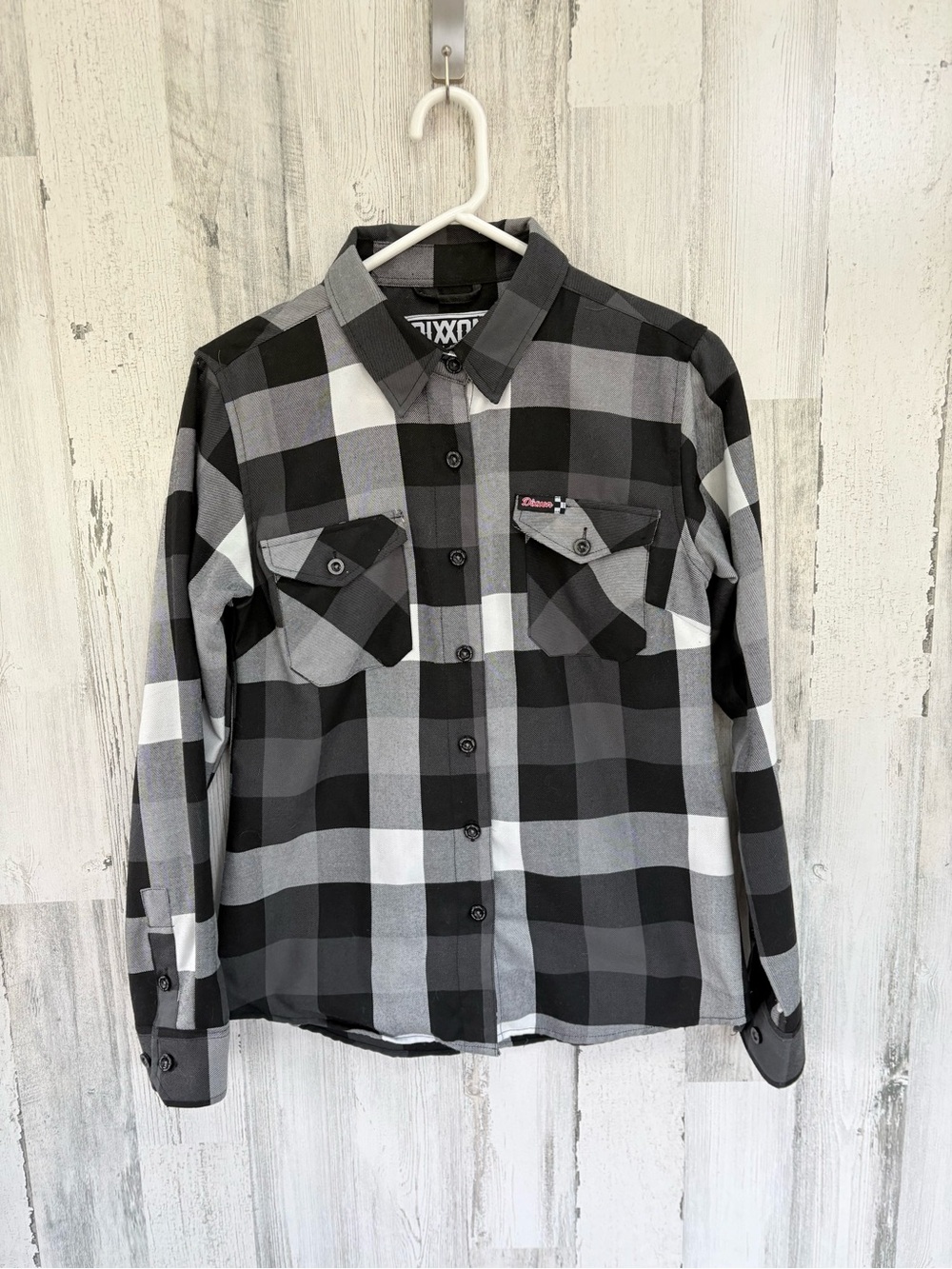 DIXXON Flannel Co Women’s Size Medium The Finish Line Button Down Flannel Shirt